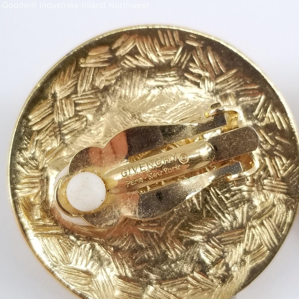 GIVENCHY vintage Greek Key Logo Gold & Pearl Earrings - Picture 5 of 6